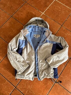 Columbia Light Gray and Pale Blue Fleece-Lined Jacket